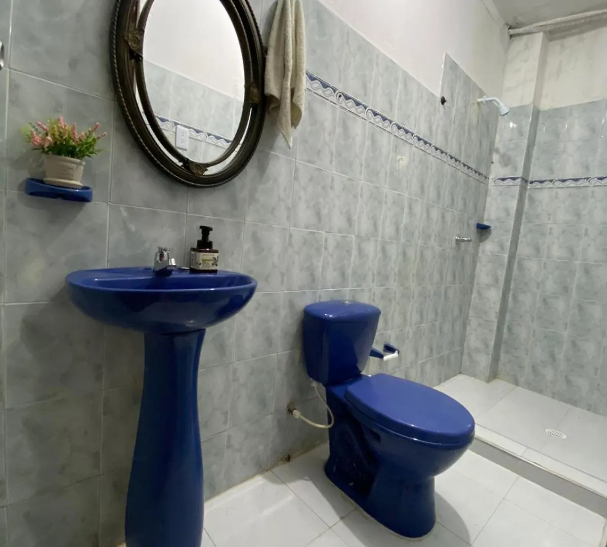 Casa Alojamiento Entero - Cerca Al Castillo San Felipe Cartagena Apartment